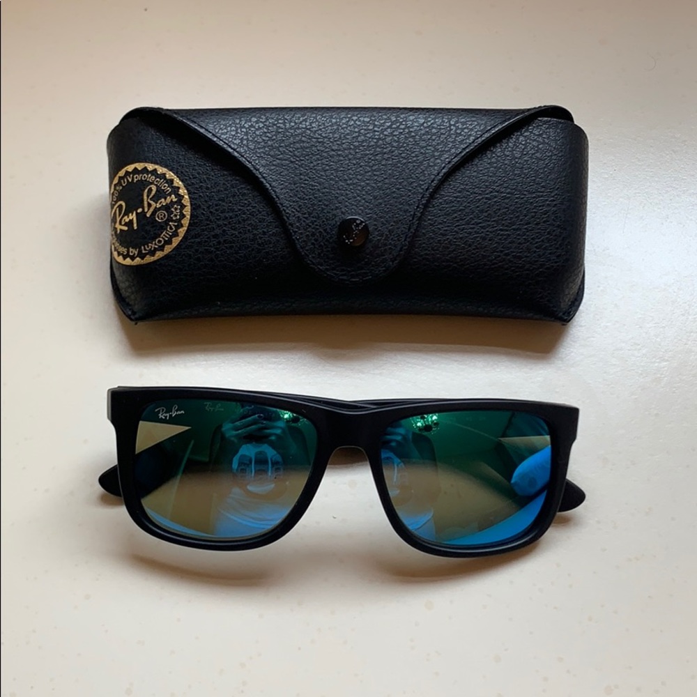 BRAND NEW NEVER WORN RAY BANS